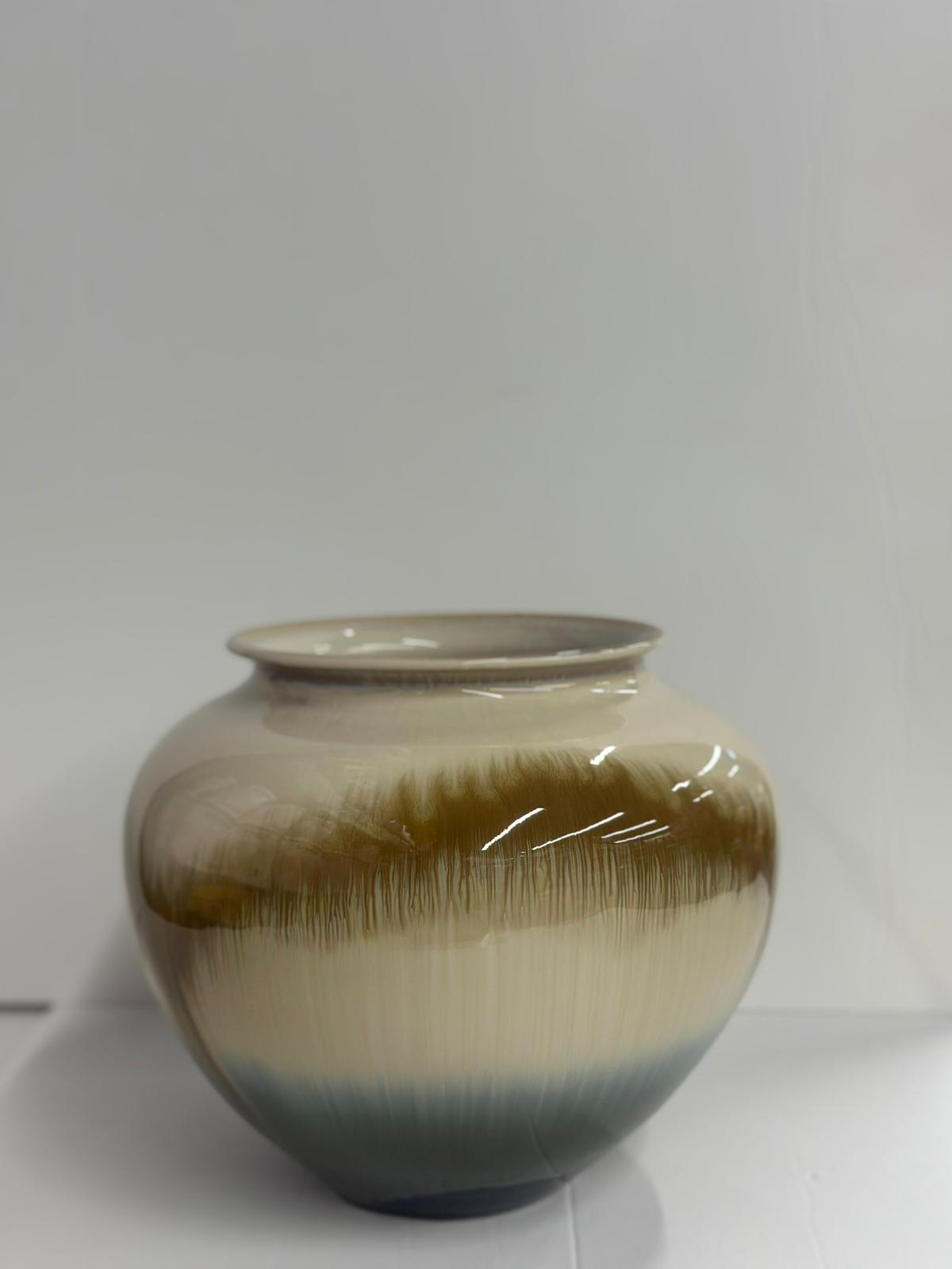 مزهرية سيراميك بتدرجات ألوان طبيعية