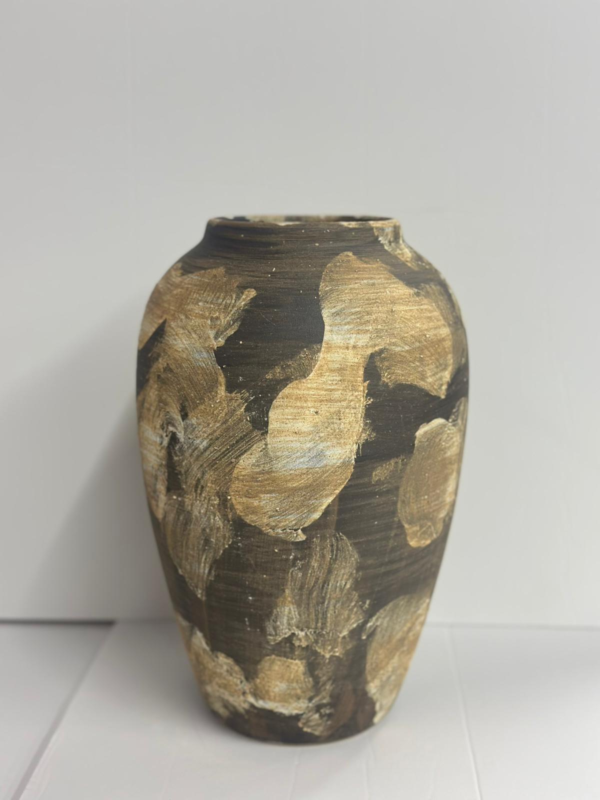 مزهرية سيراميك بنقشة يدوية حجم وسط