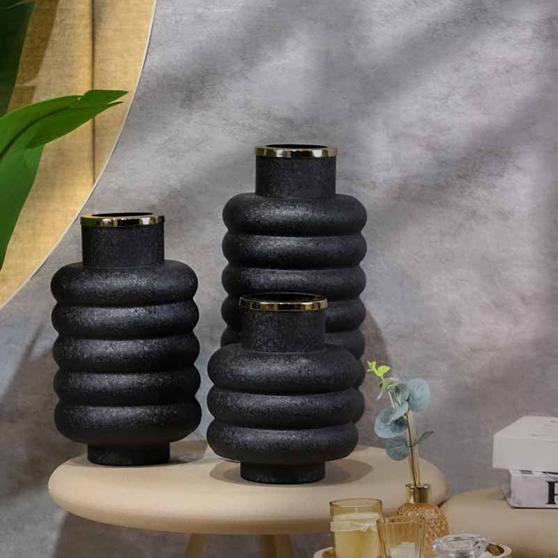 فازة نحاس هندي 3 حلقات لون اسود 20*22سم