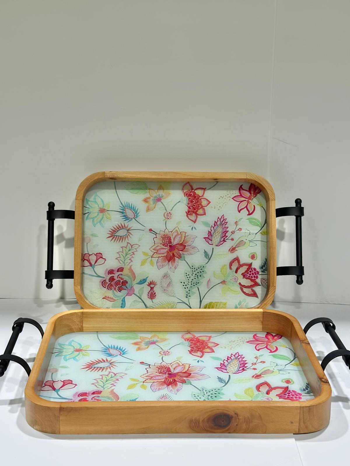 סט מגשי עץ עגולים עם ידיות ברזל