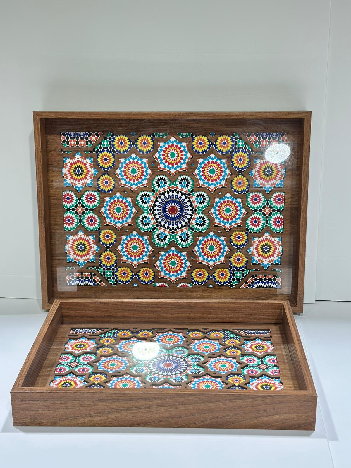 طقم صواني خشب مع ايدين رسمات أندلسية