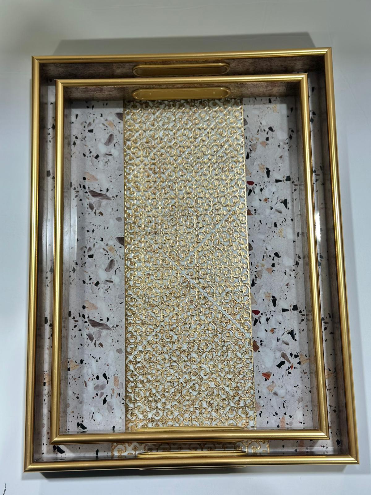 طقم صواني بلاستيك تصميم مميز