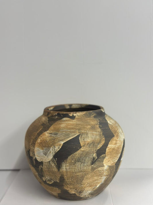 مزهرية سيراميك بنقشة يدوية