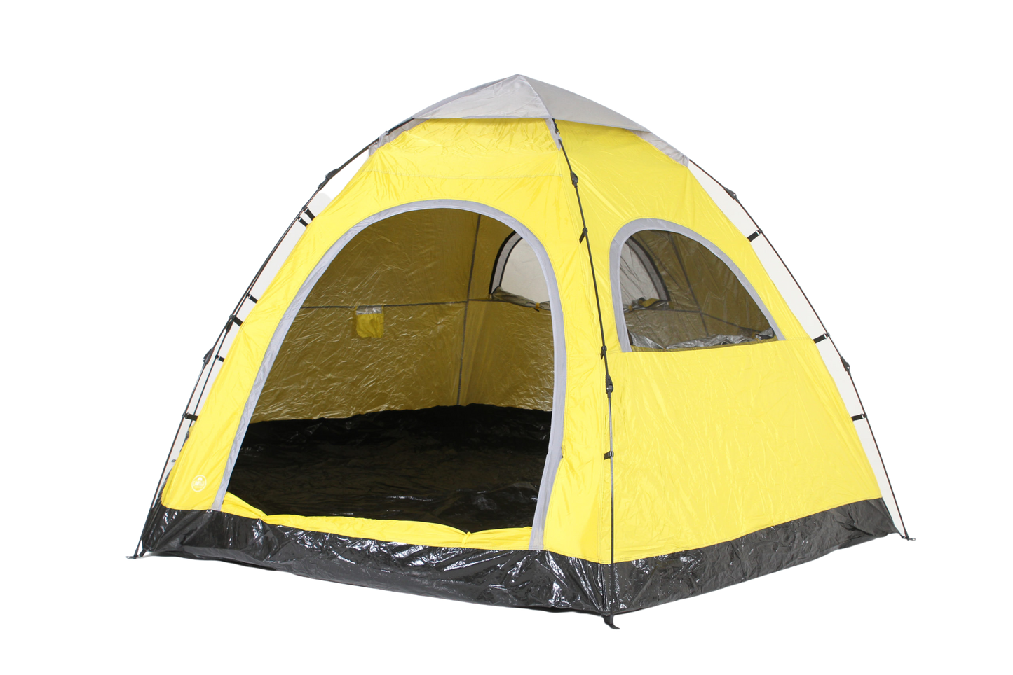 خيمة عائلية تُفتح بسهولة